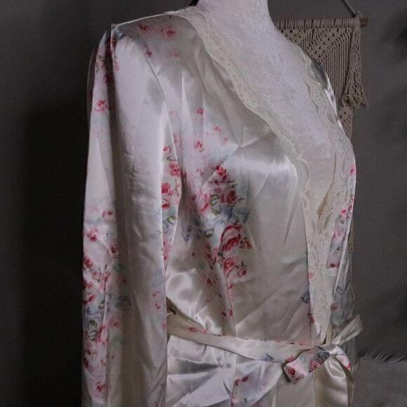 Pink K | Floral Satin Lace Robe Small - Picture 4 of 6